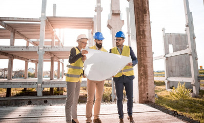 construction manager hard hat